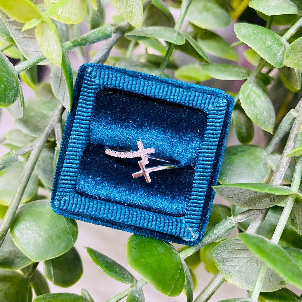 Double Cross Ring